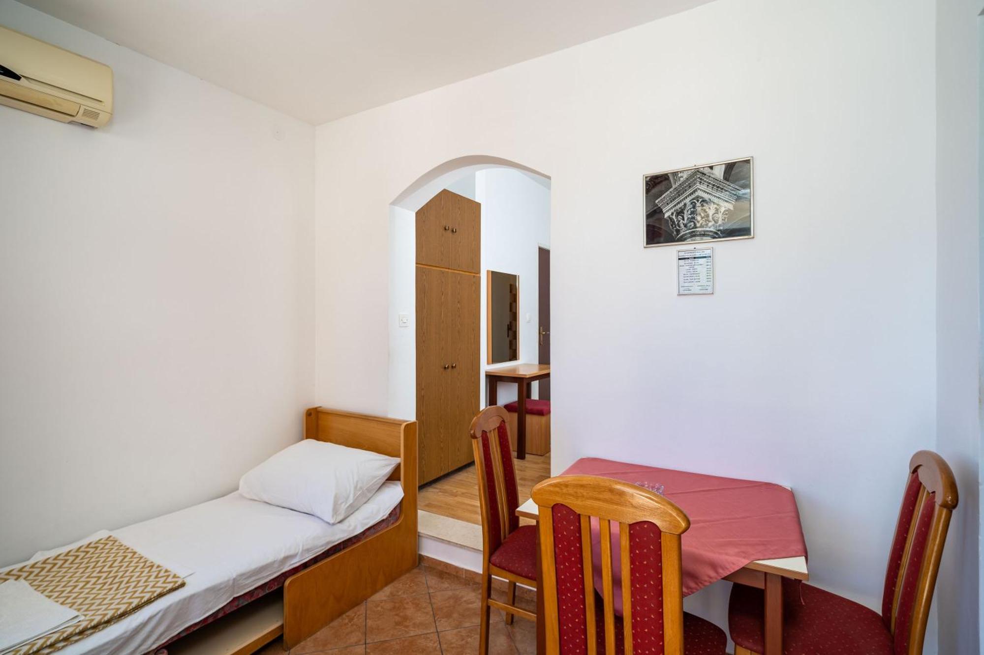 Apartments Klis مْليني الغرفة الصورة